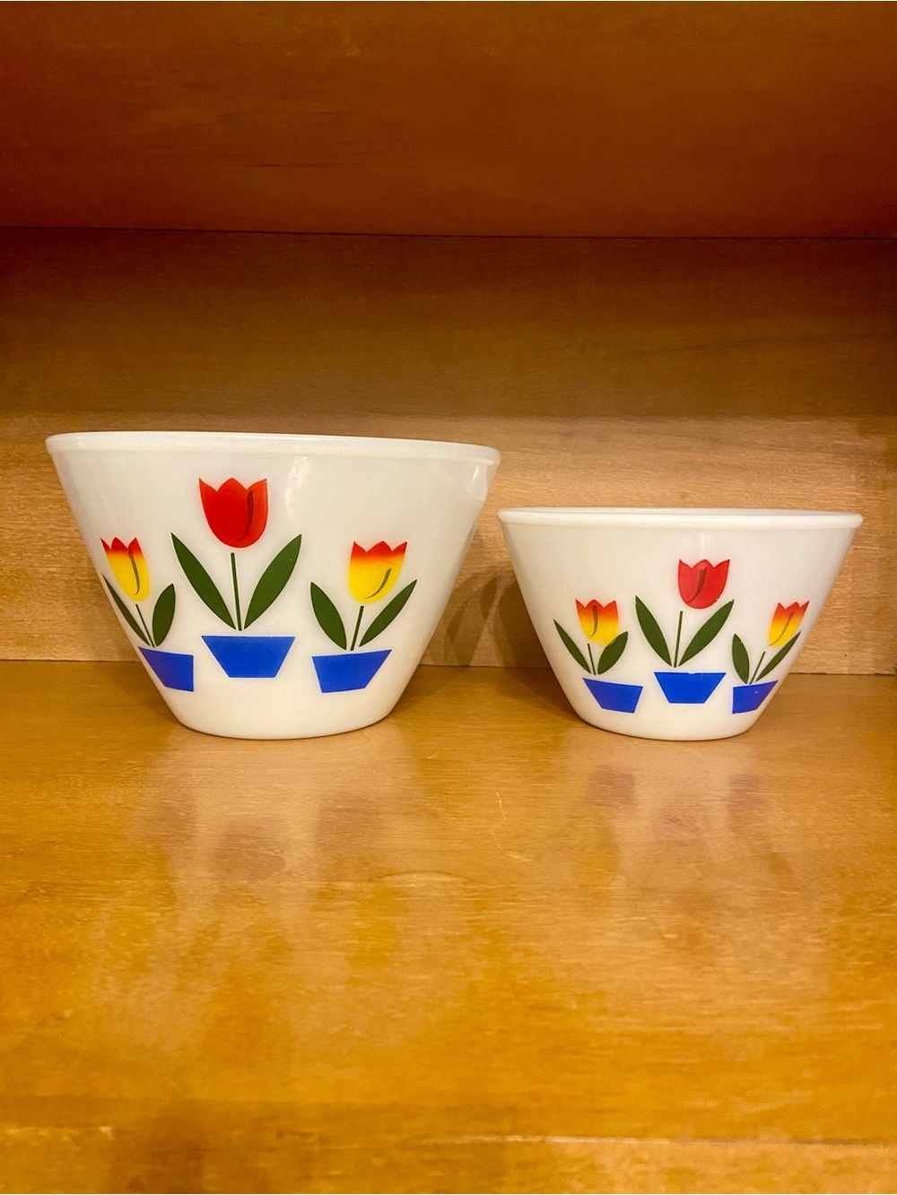 Set of 2 Vintage Fire King Tulip Milk Glass Nesting Mixing Bowls 9.5” & 7.5”